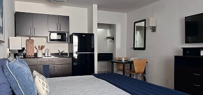 Studio apartment in Colorado Springs