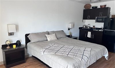 Colorado Springs furnished apartment bedroom