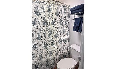 Colorado Springs apartment bathroom
