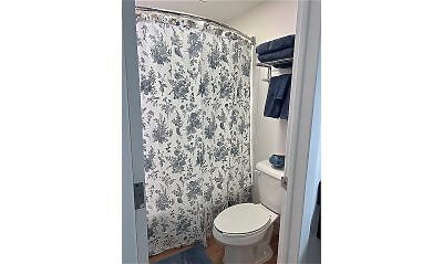 Colorado Springs apartment rental bathroom